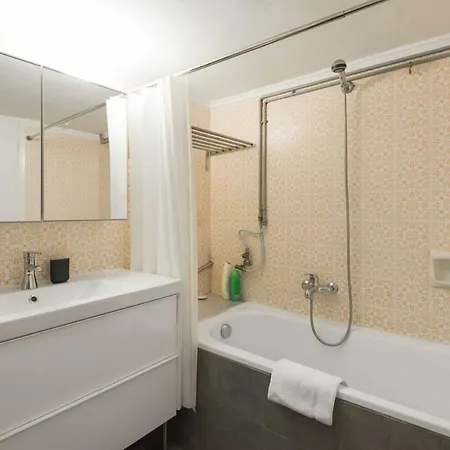 Comfortable 2 Bdrm Apartment, Fully Equipped